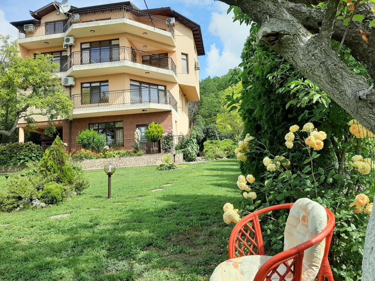 Villa Prolet General-Kantardzhievo Bagian luar foto