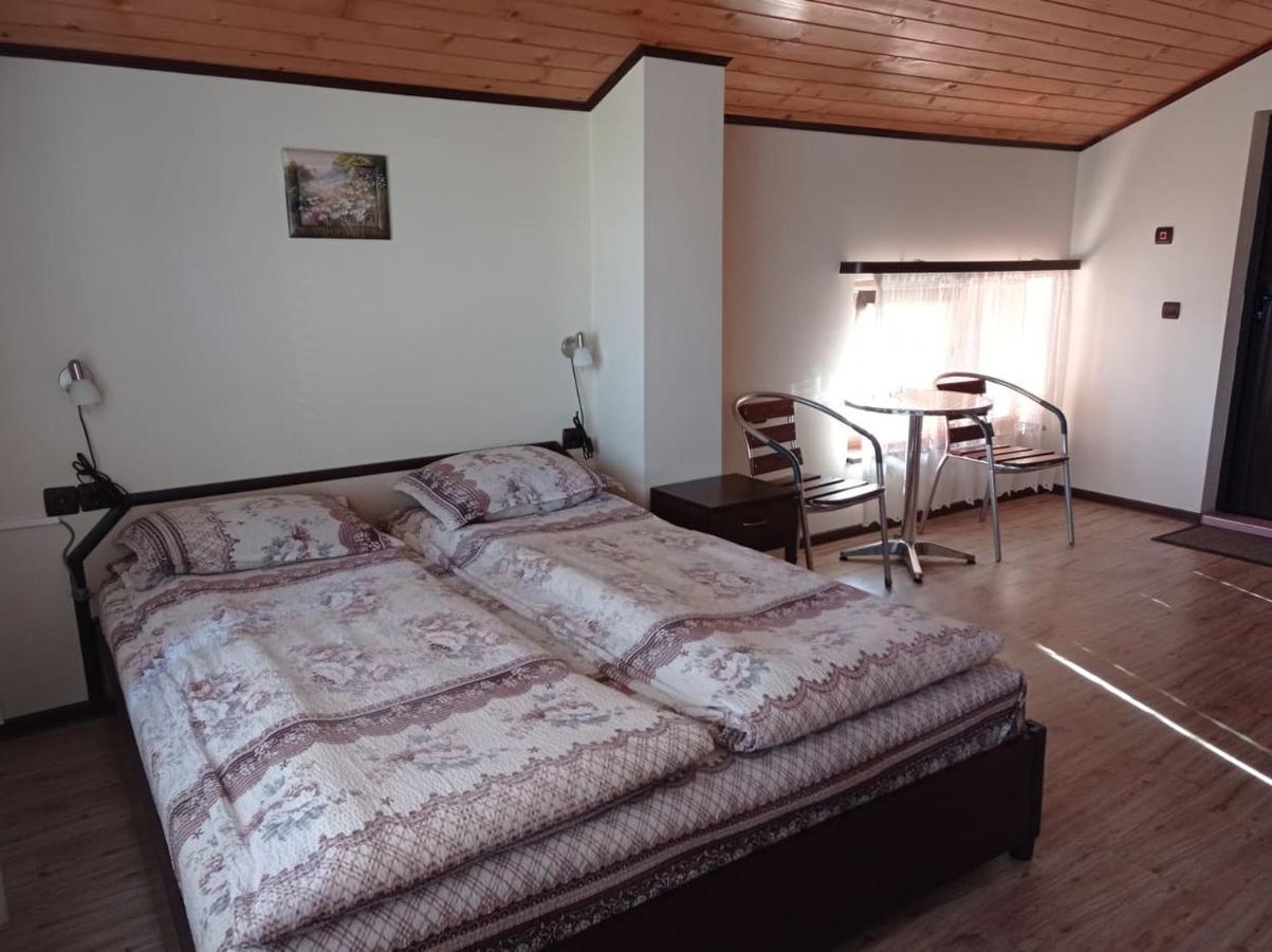 Villa Prolet General-Kantardzhievo Bagian luar foto