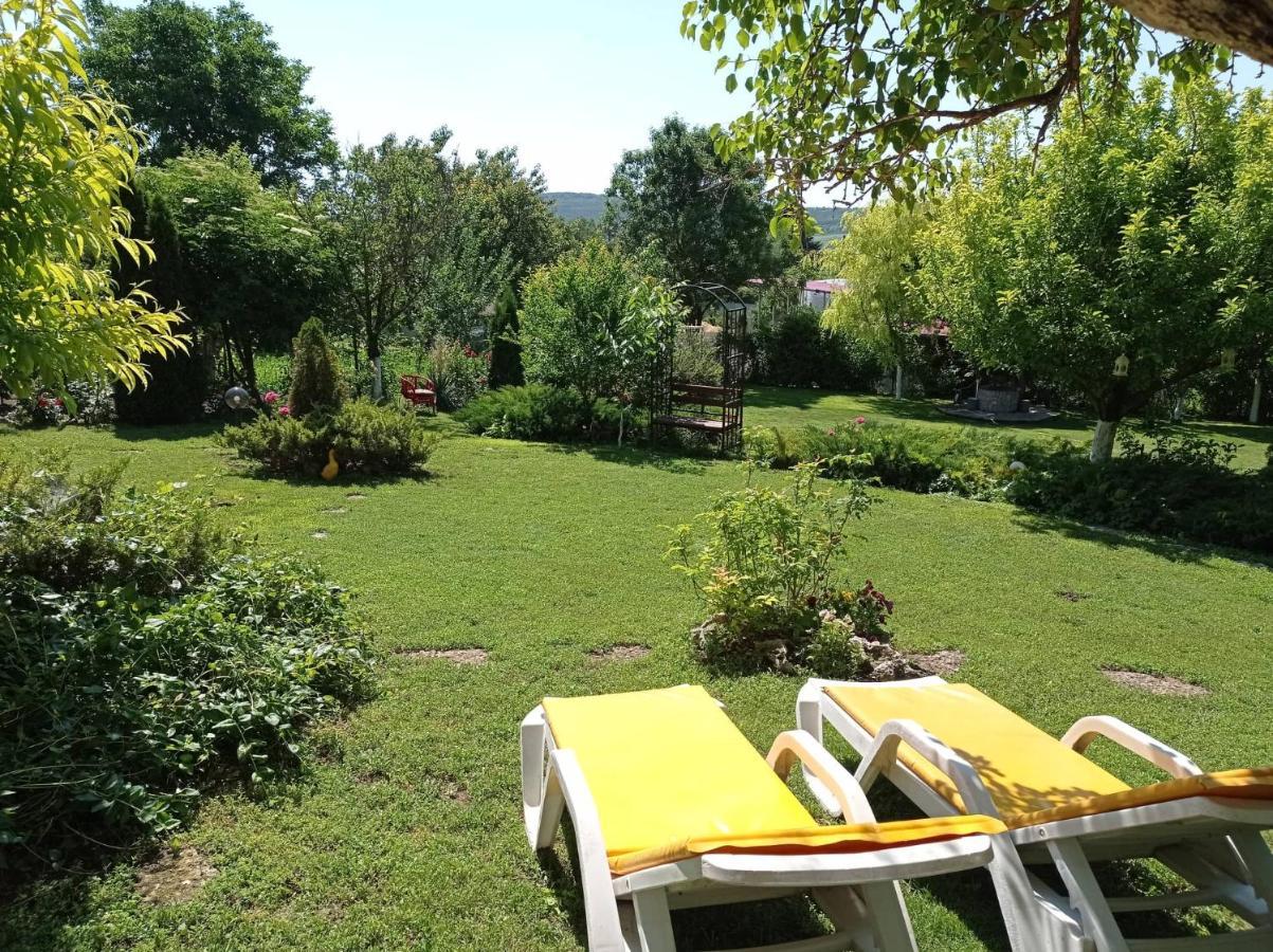 Villa Prolet General-Kantardzhievo Bagian luar foto