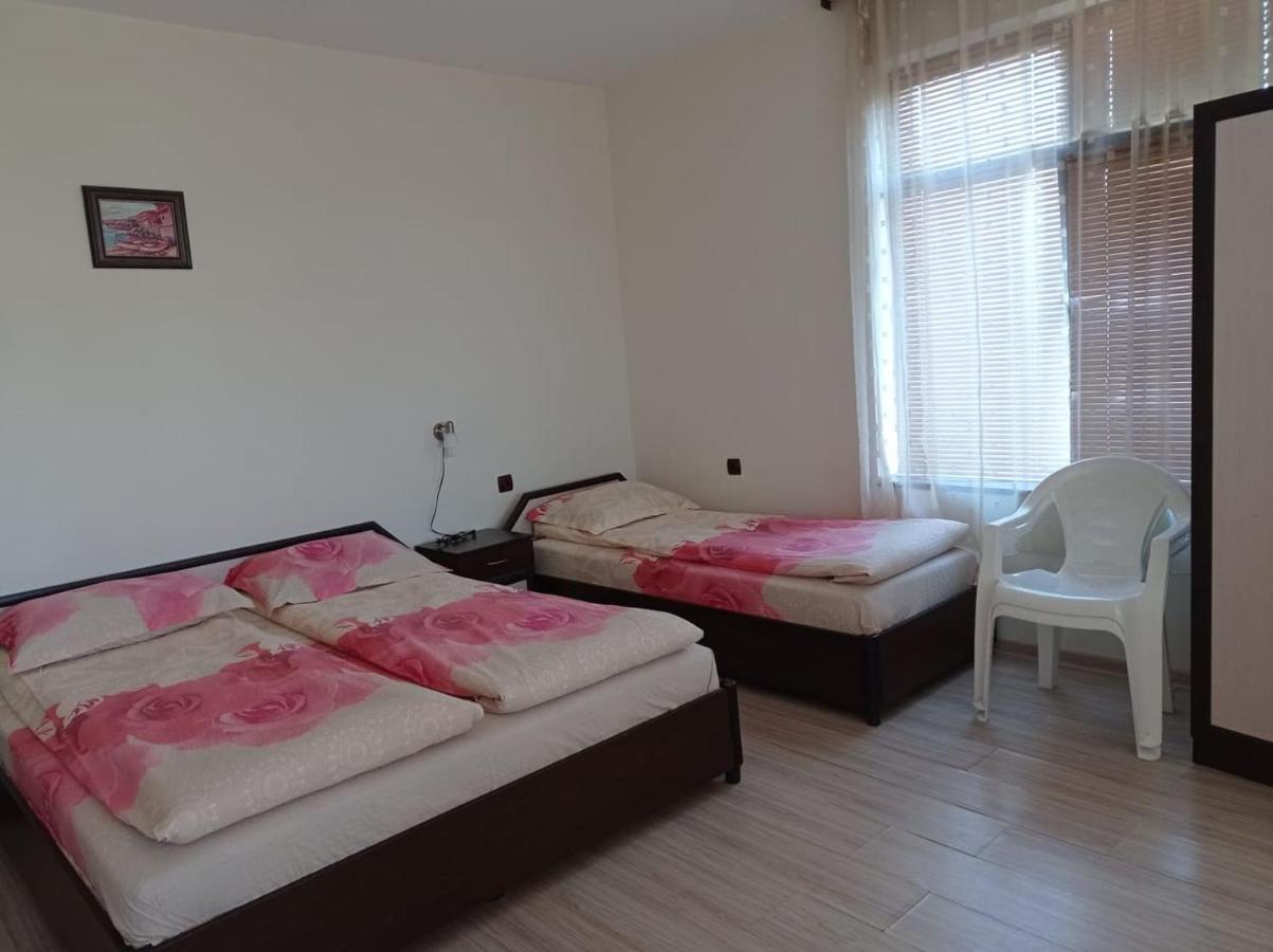 Villa Prolet General-Kantardzhievo Bagian luar foto