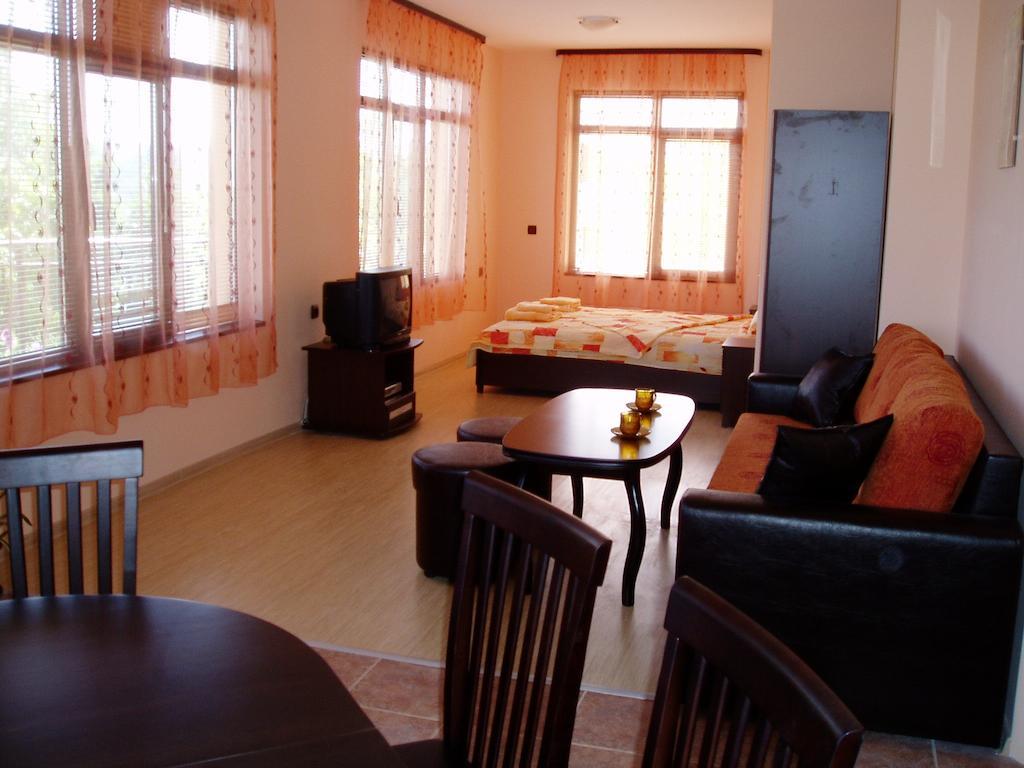 Villa Prolet General-Kantardzhievo Ruang foto