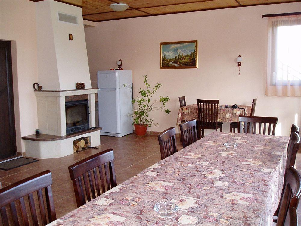 Villa Prolet General-Kantardzhievo Bagian luar foto